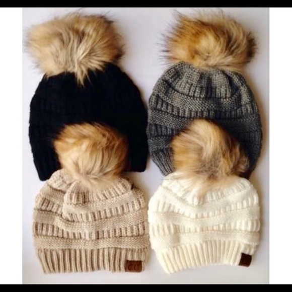 Faux Fur POM Beanie - Picture 1 of 7